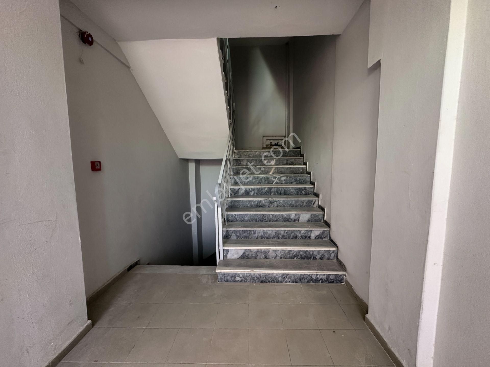 Küçükçekmece Tevfikbey Basınexprese Yakın 500 M2 Kiralık Bina - Görsel 9