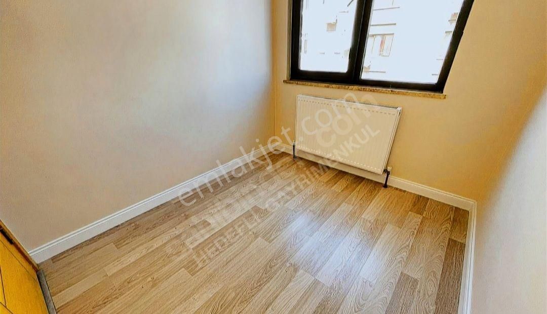 Altıntepe'de Marmaraya Yakın 2. Kat Özel Tasarım 5 Yıllık Ön 2+1 - Görsel 12