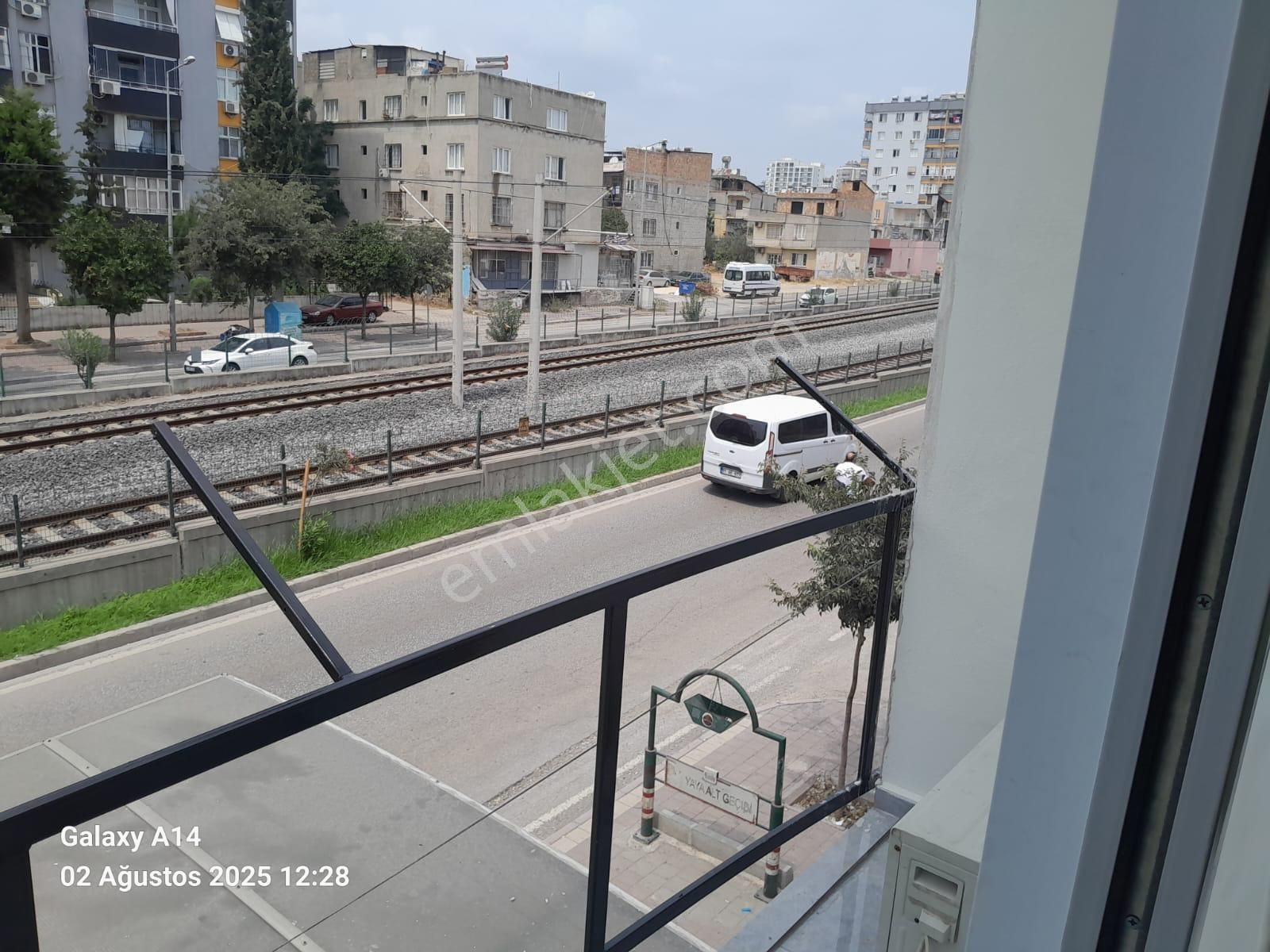 Yeşilyurt Metro Duragı Yanı Sıfır Eşyalı Kiralık 1+1 Daire - Görsel 8