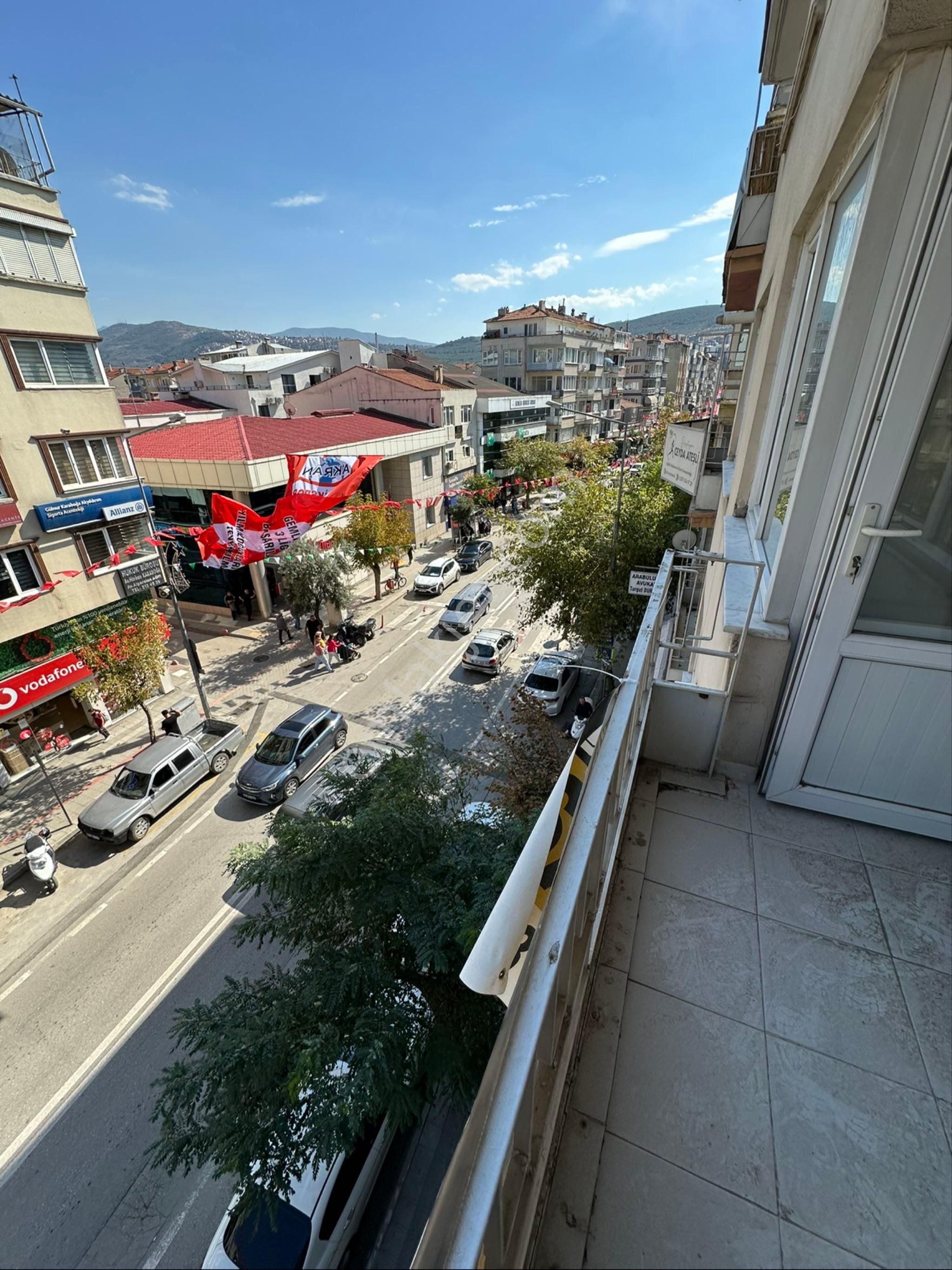 Küçük Emlaktan Gemlik Çarşı Merkezde Satılık 3+1 Arakat Daire - Görsel 16