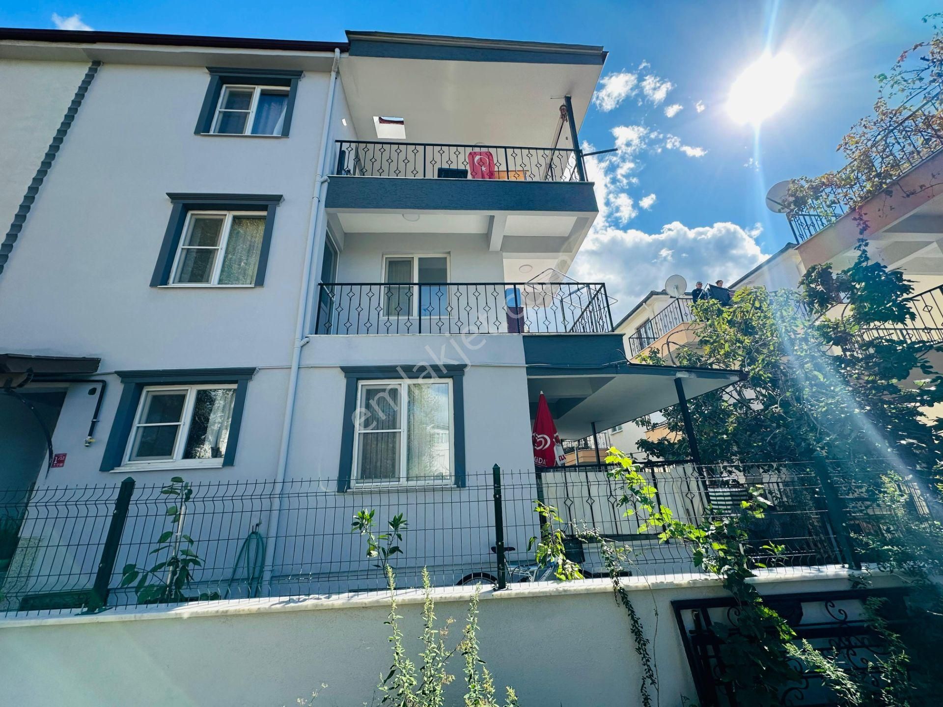 Akçay Da 4+1 Triblex Bahçeli Satılık Müstakil Ev