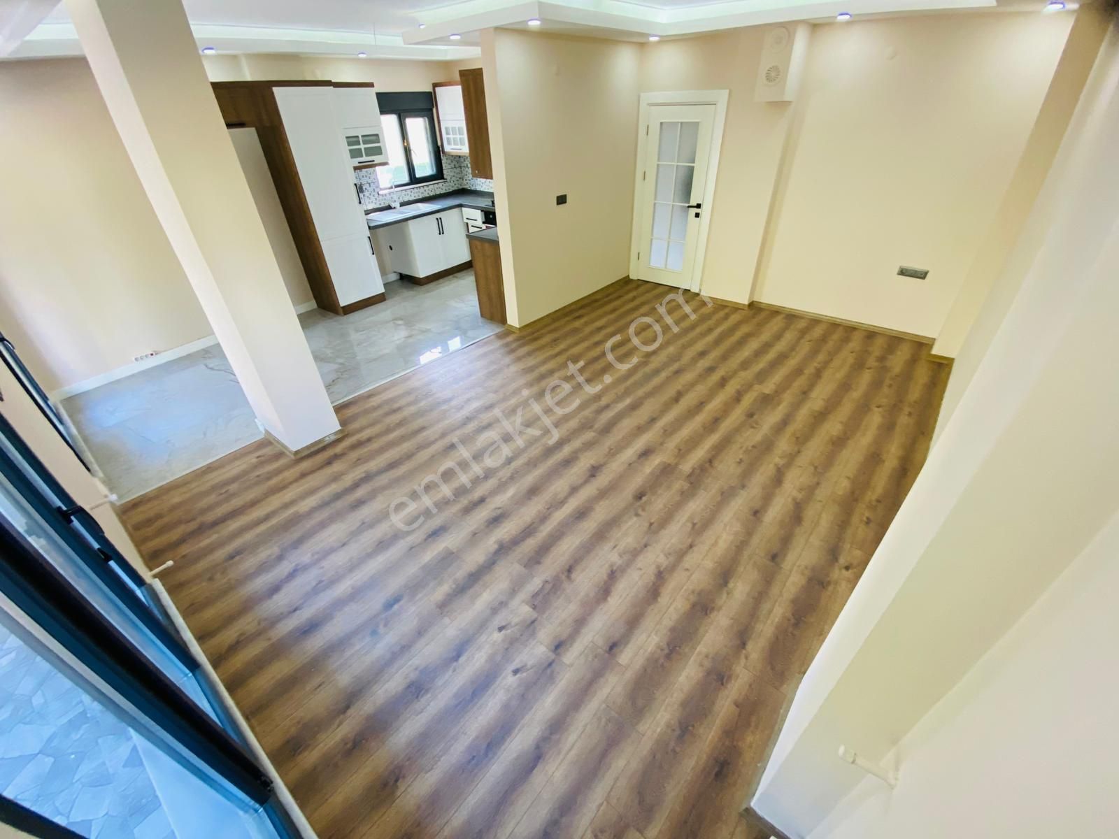 Akçay Da 4+1 Müstakil Kendine Ait Bahçe Alanlı Satılık Sıfır Tripleks Villa - Görsel 6