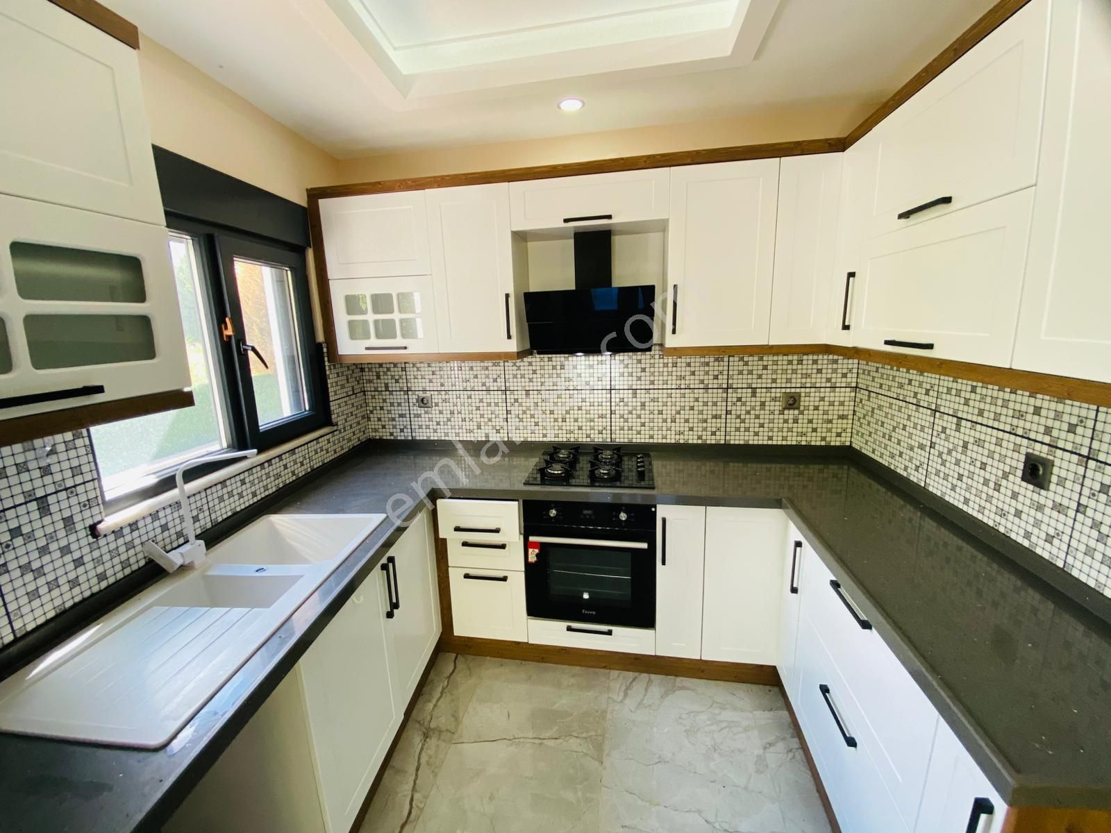 Akçay Da 4+1 Müstakil Kendine Ait Bahçe Alanlı Satılık Sıfır Tripleks Villa - Görsel 9