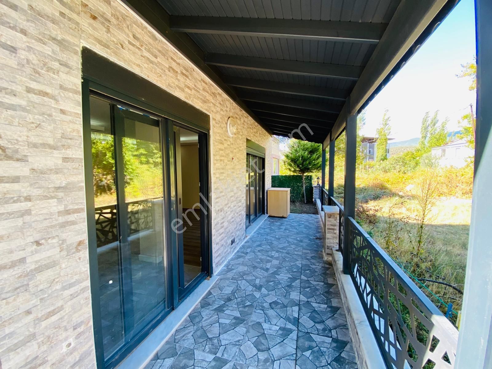 Akçay Da 4+1 Müstakil Kendine Ait Bahçe Alanlı Satılık Sıfır Tripleks Villa - Görsel 12