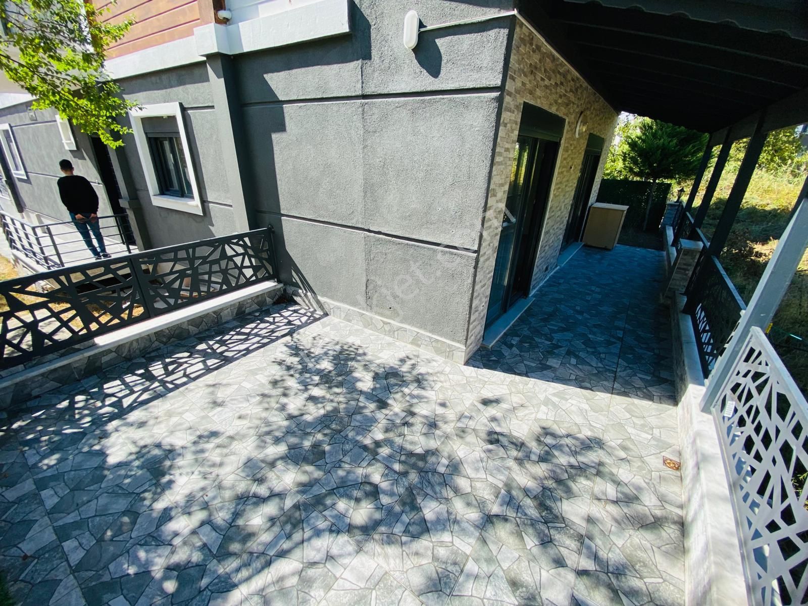 Akçay Da 4+1 Müstakil Kendine Ait Bahçe Alanlı Satılık Sıfır Tripleks Villa - Görsel 13