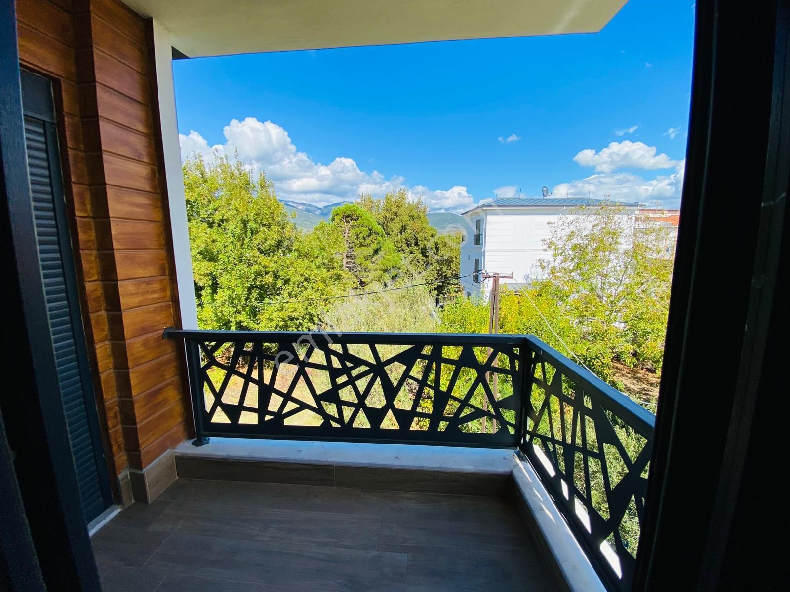 Akçay Da 4+1 Müstakil Kendine Ait Bahçe Alanlı Satılık Sıfır Tripleks Villa - Görsel 30