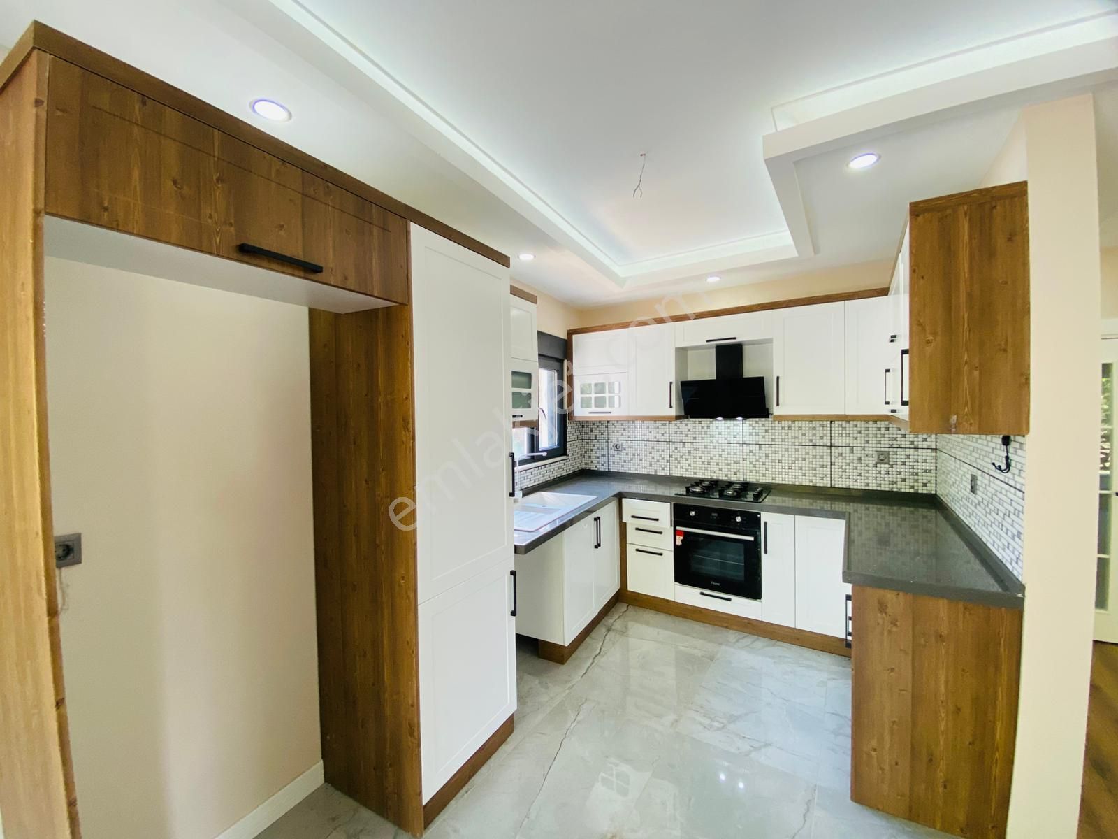 Akçay Da 4+1 Müstakil Kendine Ait Bahçe Alanlı Satılık Sıfır Tripleks Villa - Görsel 10