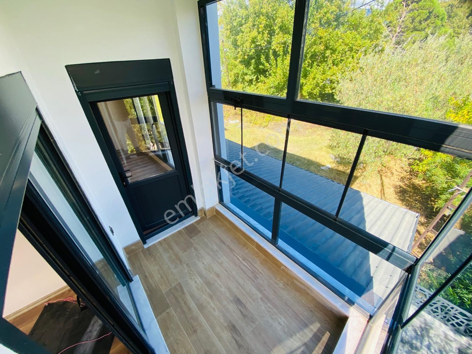 Akçay Da 4+1 Müstakil Kendine Ait Bahçe Alanlı Satılık Sıfır Tripleks Villa - Görsel 24