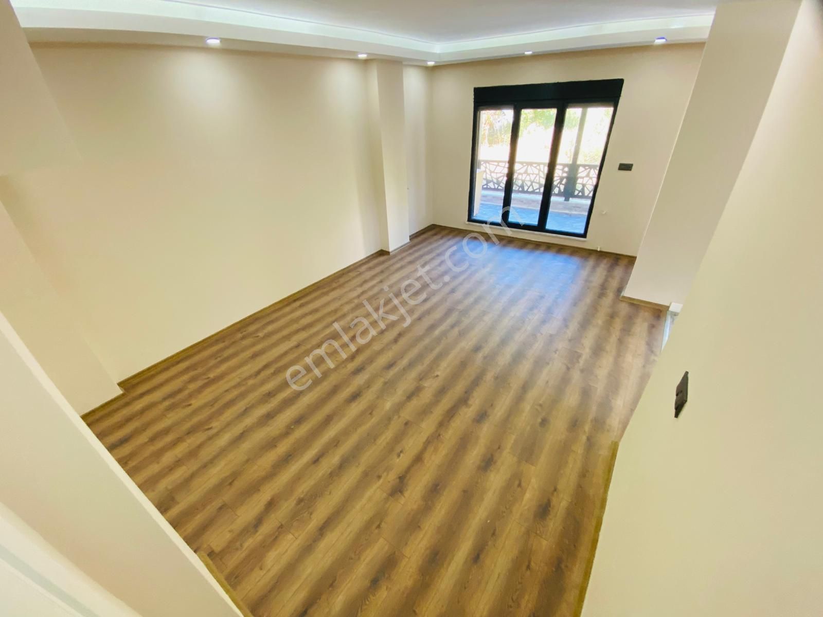 Akçay Da 4+1 Müstakil Kendine Ait Bahçe Alanlı Satılık Sıfır Tripleks Villa - Görsel 5