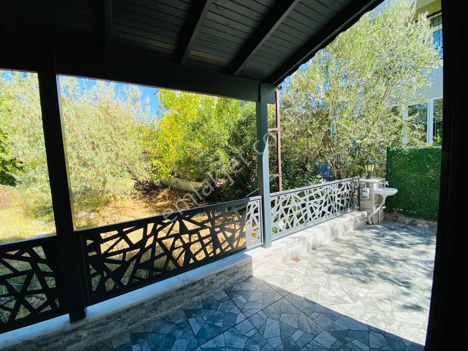 Akçay Da 4+1 Müstakil Kendine Ait Bahçe Alanlı Satılık Sıfır Tripleks Villa - Görsel 11