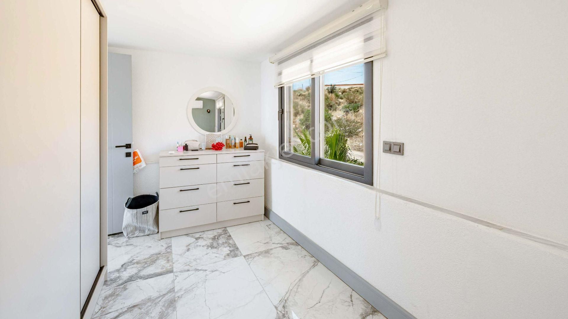 Meteor Beach'e Yürüme Mesafesinde Trıpleks İkiz Müstakil Villa - Görsel 24