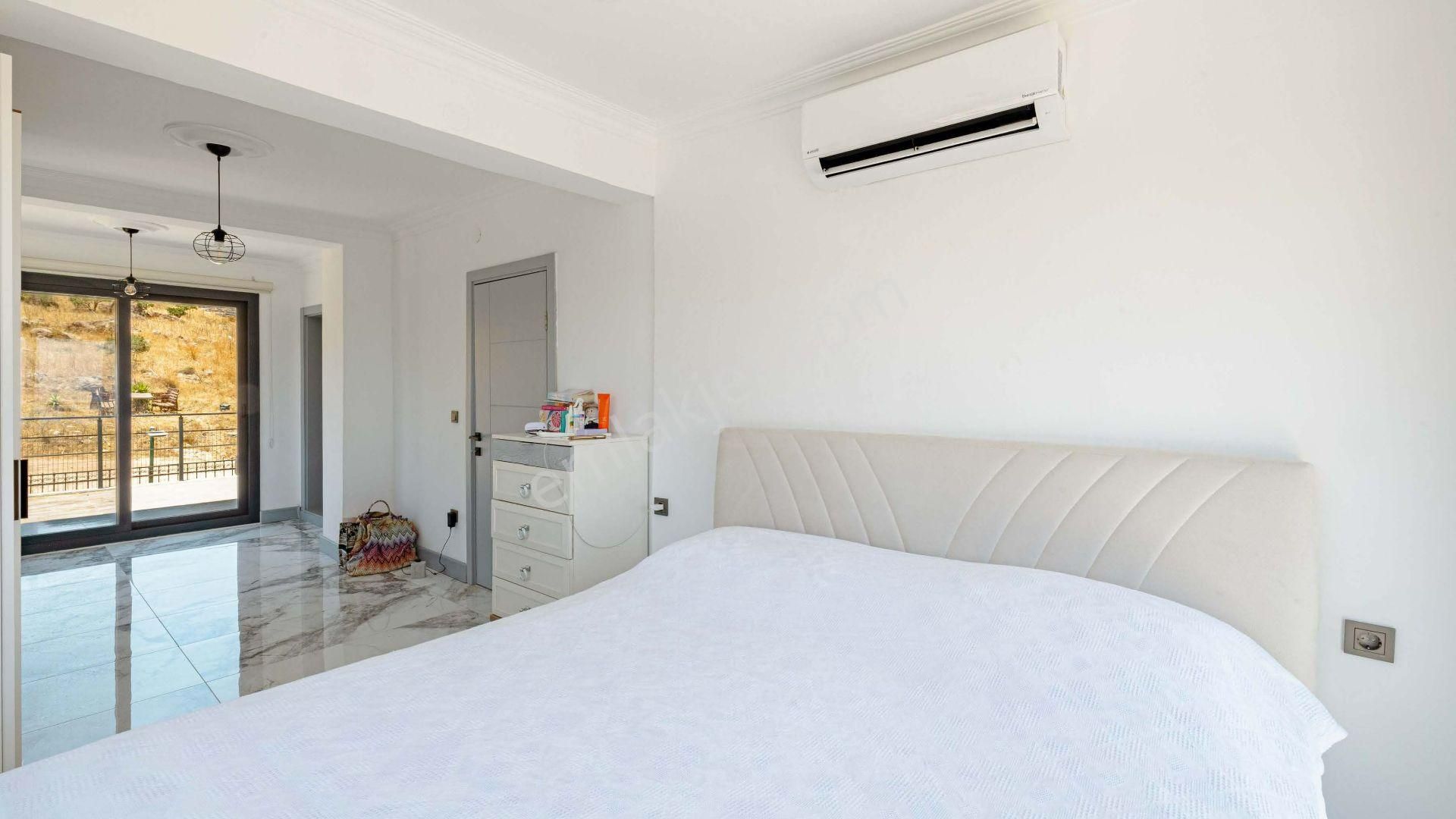 Meteor Beach'e Yürüme Mesafesinde Trıpleks İkiz Müstakil Villa - Görsel 21