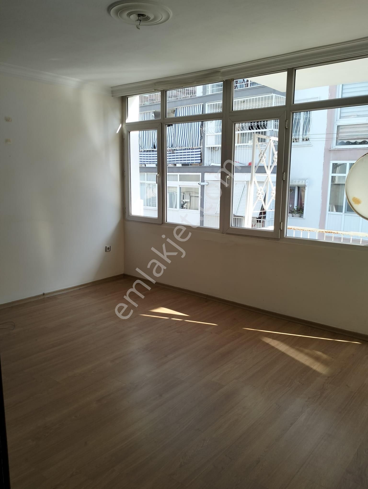 Üçyol Meydana Yürüme Mesafesinde Yayla Gibi 5+1 200 M2 Daire - Görsel 12
