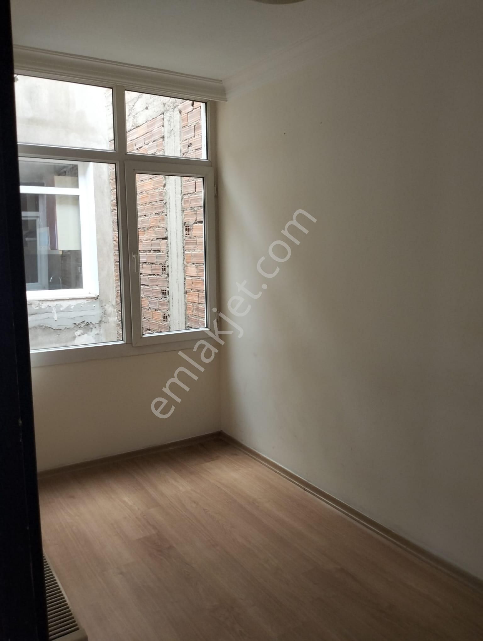 Üçyol Meydana Yürüme Mesafesinde Yayla Gibi 5+1 200 M2 Daire - Görsel 7