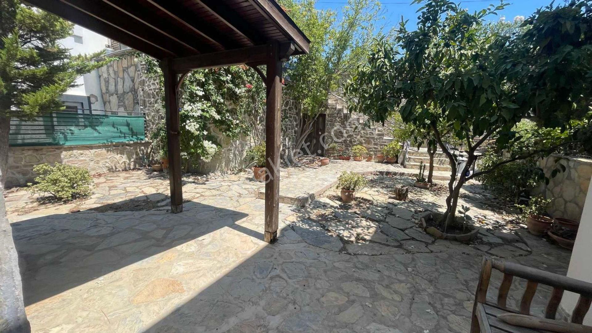 Gürece'de İkiz Tripleks Villa - Görsel 8