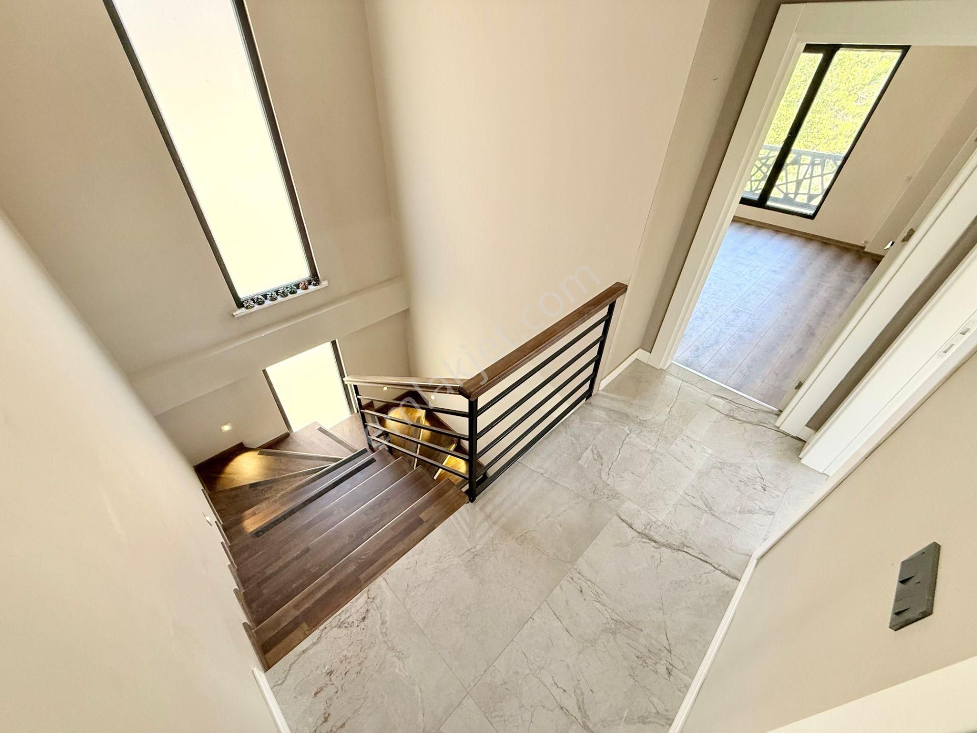 ▶▶akçay Körfez'den Doğa İle İç İçe Geniş Kullanımlı Sıfır Satılık 4+1 Villa - Görsel 26