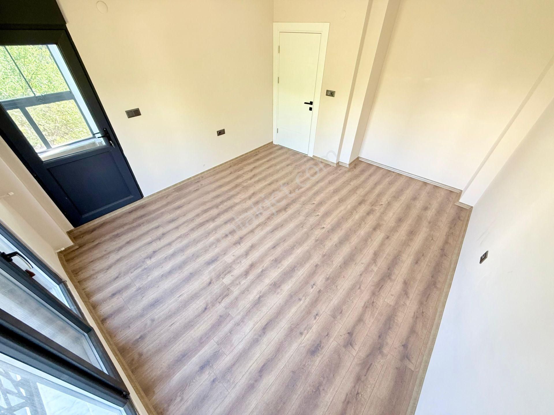 ▶▶akçay Körfez'den Doğa İle İç İçe Geniş Kullanımlı Sıfır Satılık 4+1 Villa - Görsel 22