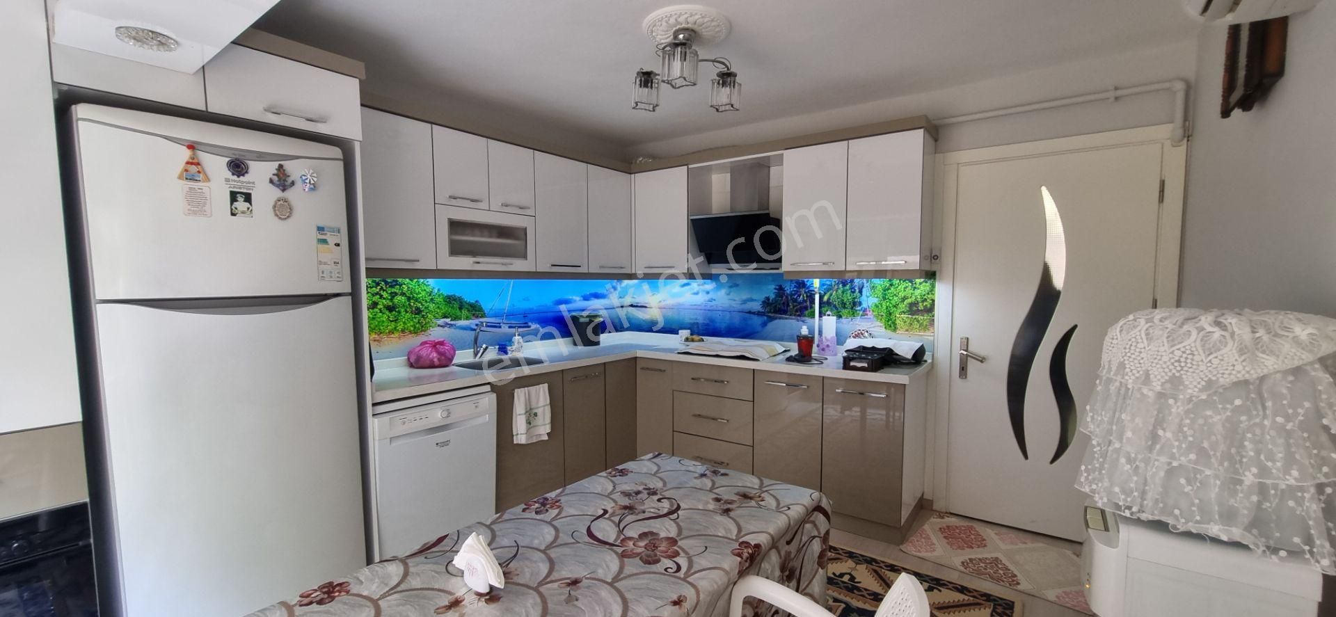 Aydın Nazilli Yöntem Emlaktan Cumhuriyet Mahallesinde Doğalgazlı Satılık 3+1 Yüksek Giriş Daire