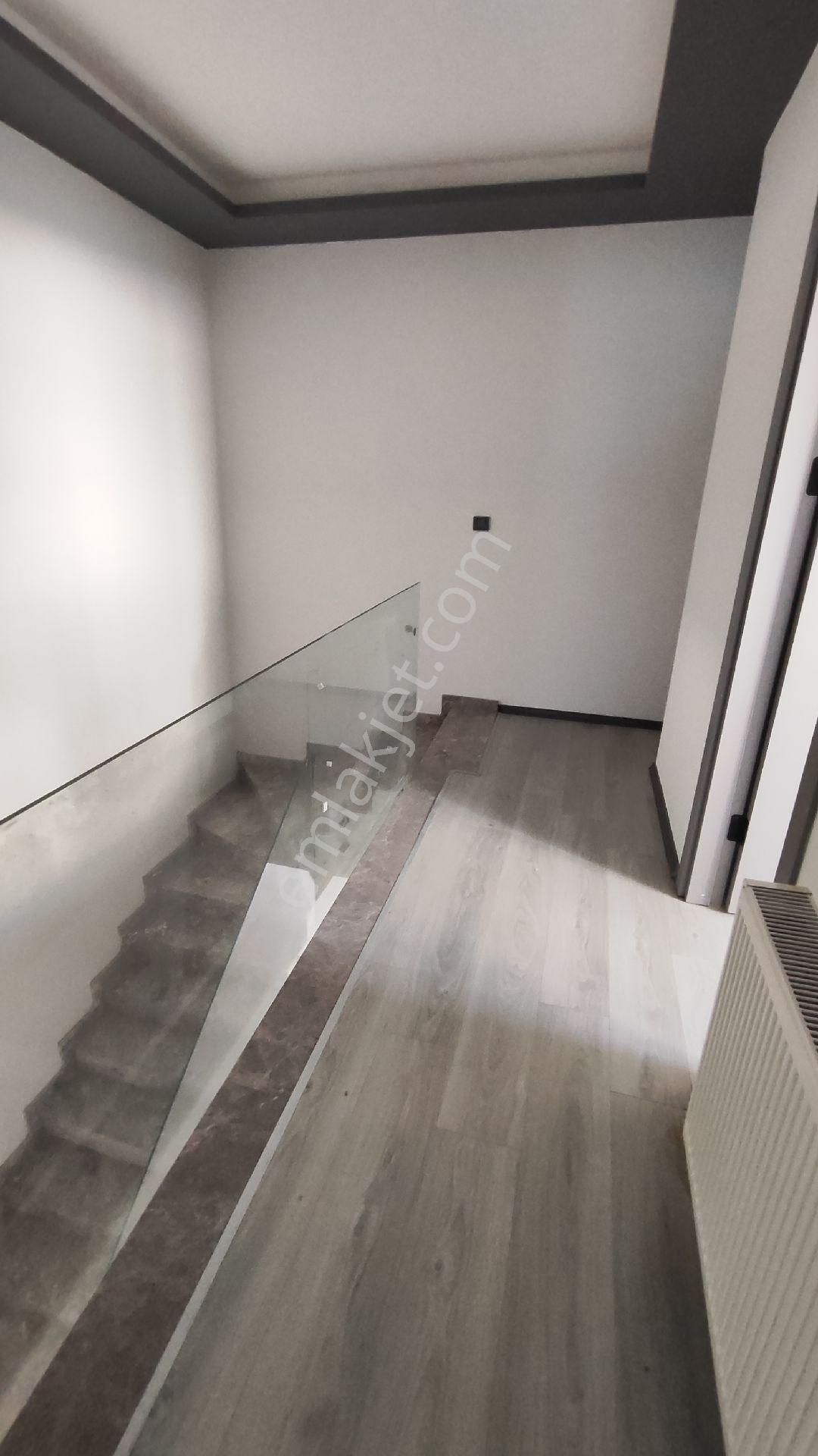 Kuşadası'nda Doğalgazlı 3+1 Bahçe Dubleksi Daire - Görsel 21