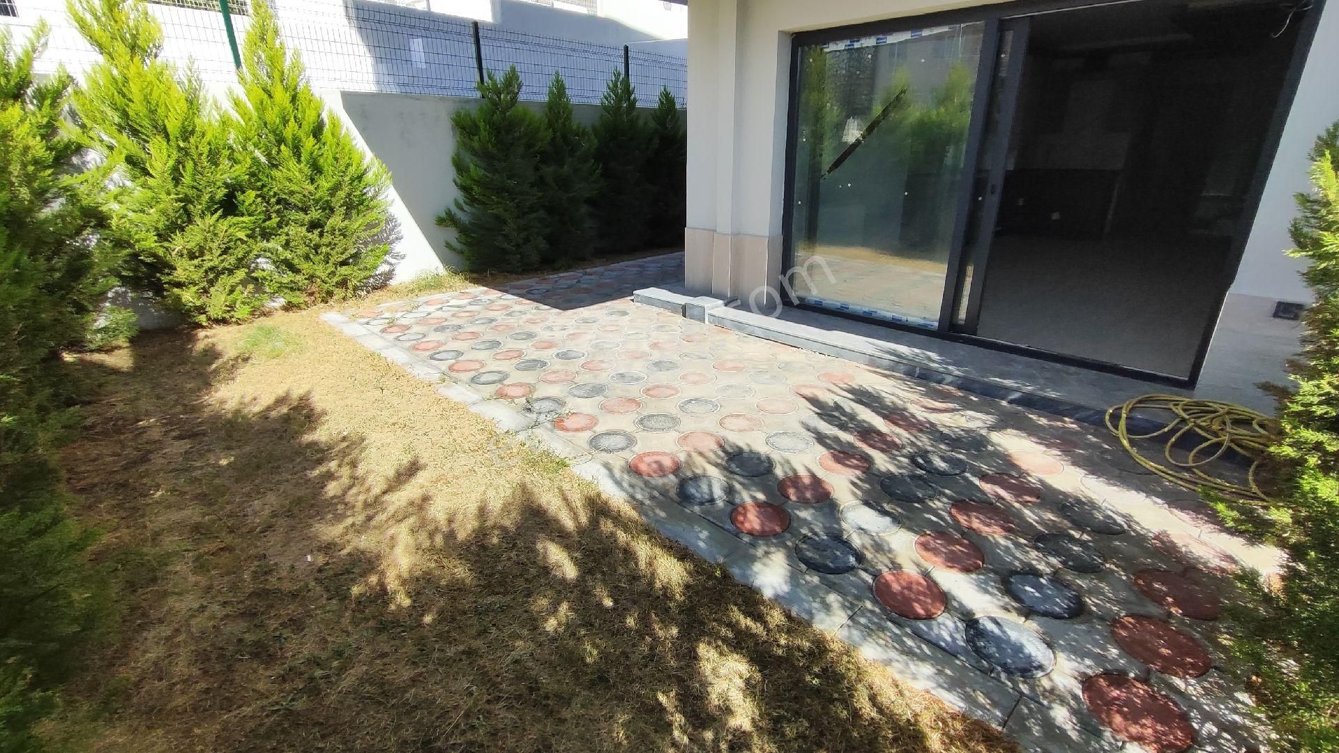 Kuşadası'nda Doğalgazlı 3+1 Bahçe Dubleksi Daire - Görsel 24