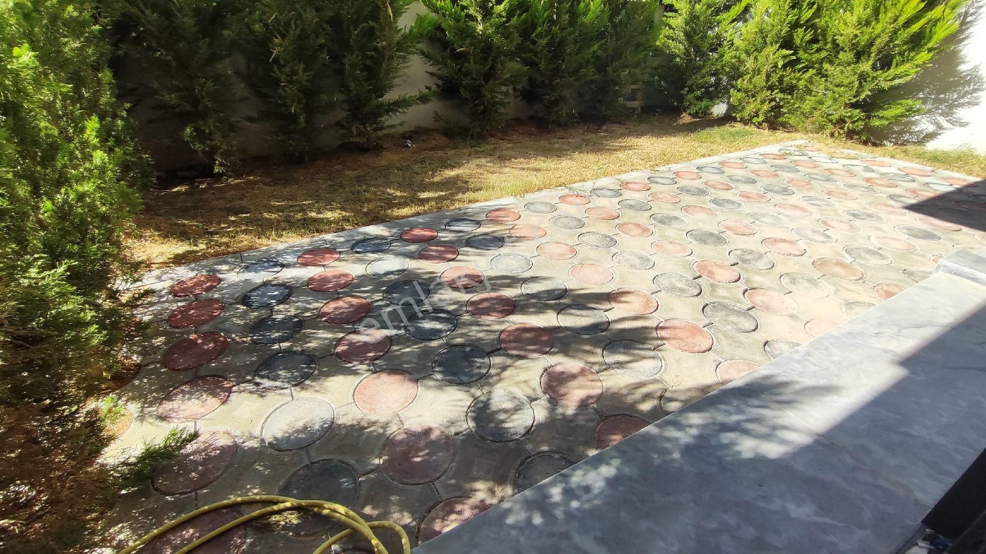 Kuşadası'nda Doğalgazlı 3+1 Bahçe Dubleksi Daire - Görsel 26