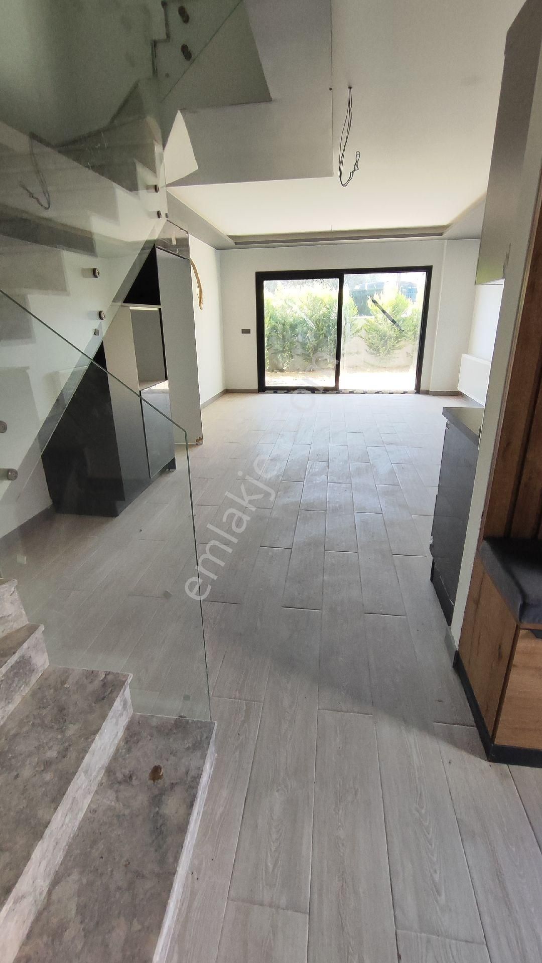 Kuşadası'nda Doğalgazlı 3+1 Bahçe Dubleksi Daire - Görsel 7