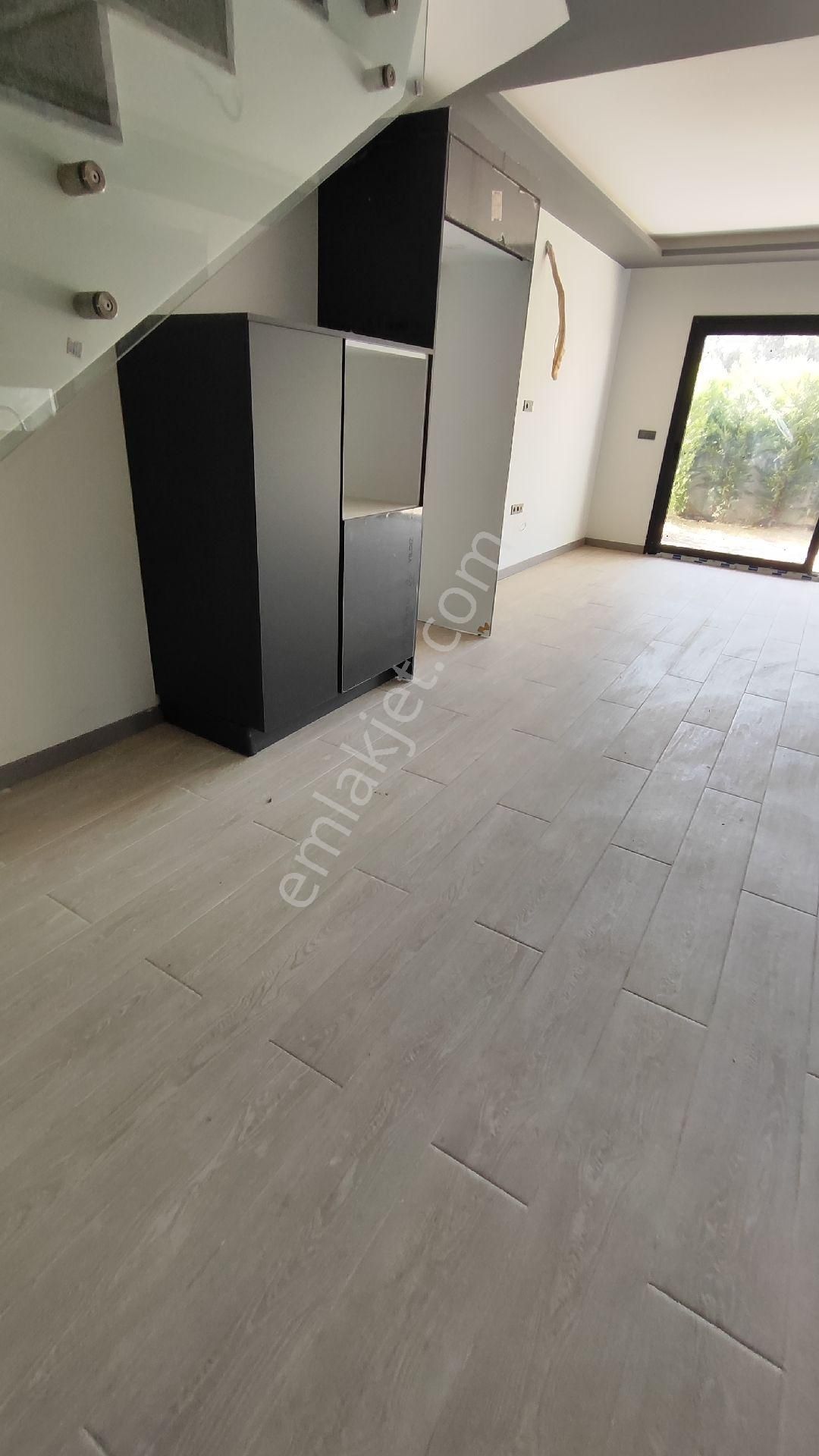 Kuşadası'nda Doğalgazlı 3+1 Bahçe Dubleksi Daire - Görsel 6