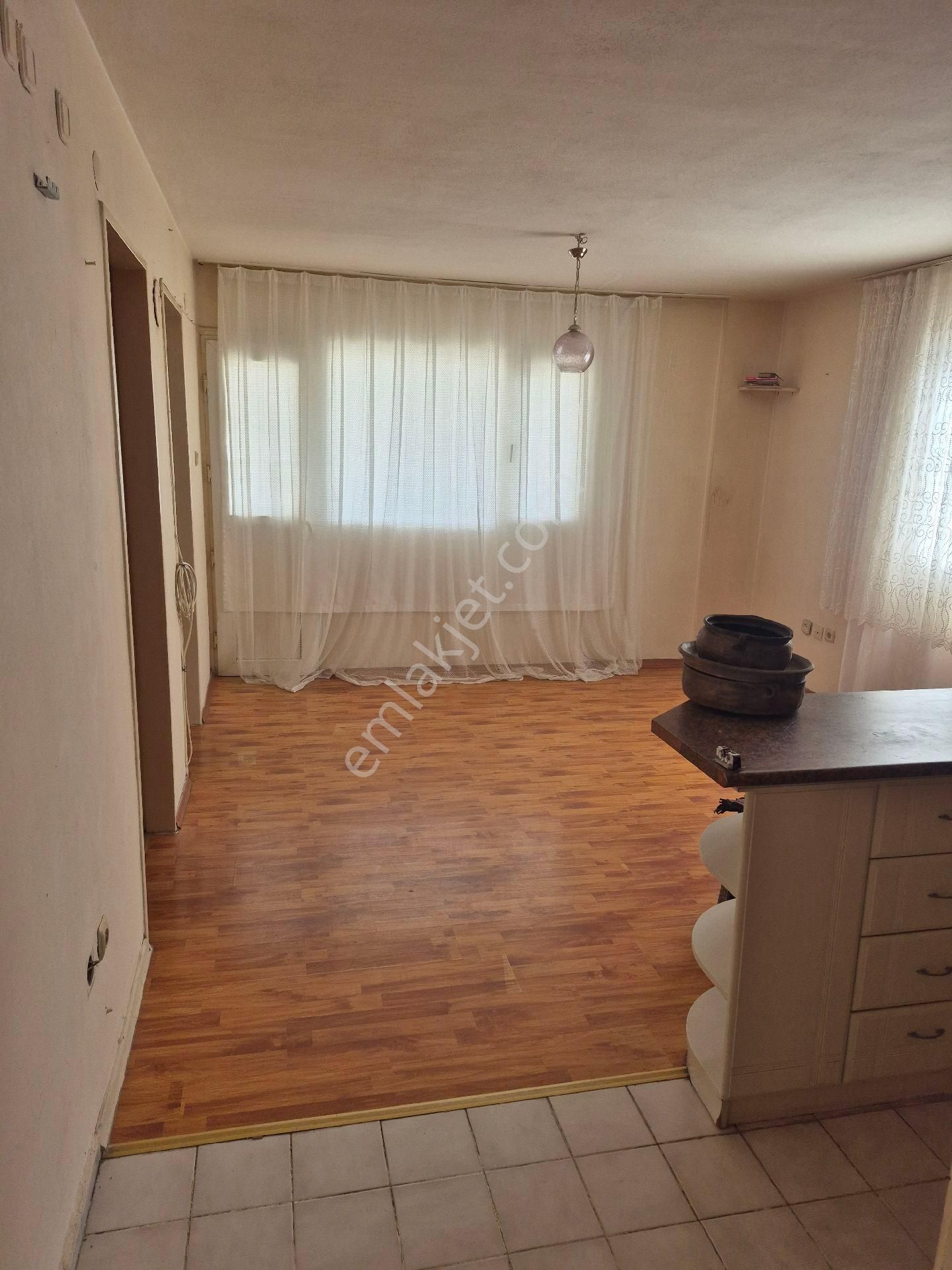 İzmir Bornova Evka 4'te Öncü Emlak'tan Kiralık Daire 15.000