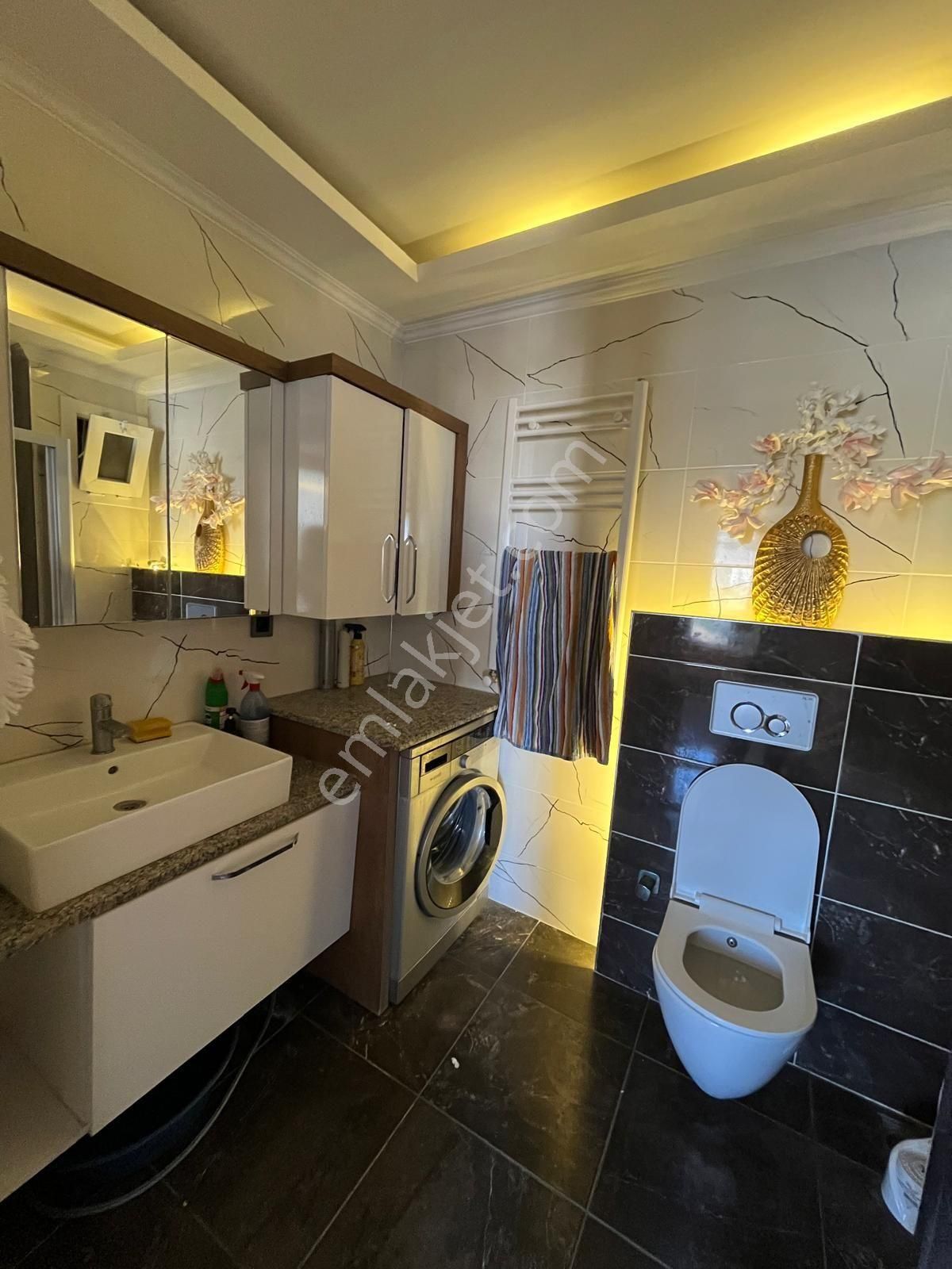 Kuşadası Değirmendere Mevkiinde Konforlu Elit Sitede Havuzlu 2+1 - Görsel 30