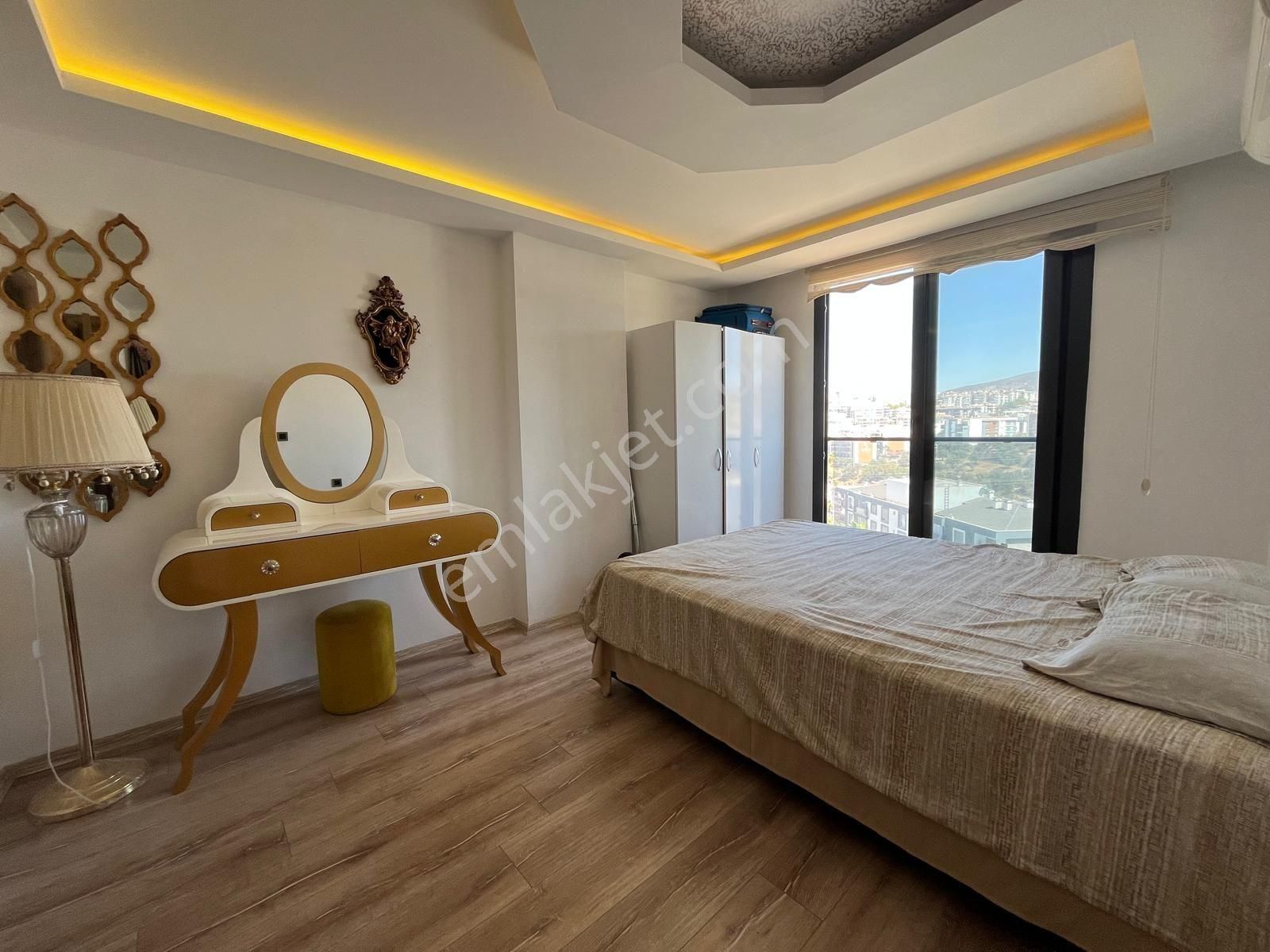 Kuşadası Değirmendere Mevkiinde Konforlu Elit Sitede Havuzlu 2+1 - Görsel 28