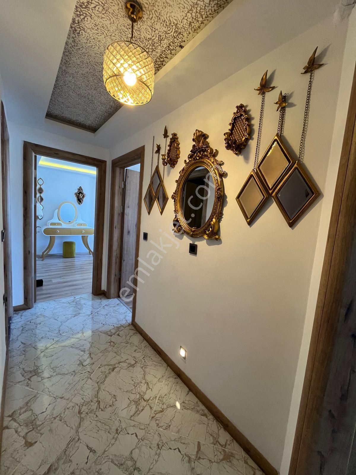 Kuşadası Değirmendere Mevkiinde Konforlu Elit Sitede Havuzlu 2+1 - Görsel 14