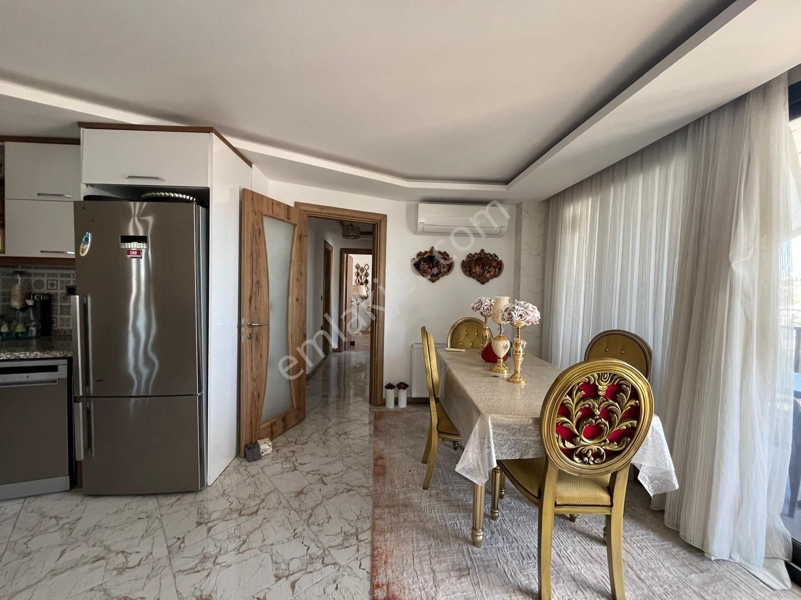 Kuşadası Değirmendere Mevkiinde Konforlu Elit Sitede Havuzlu 2+1 - Görsel 9