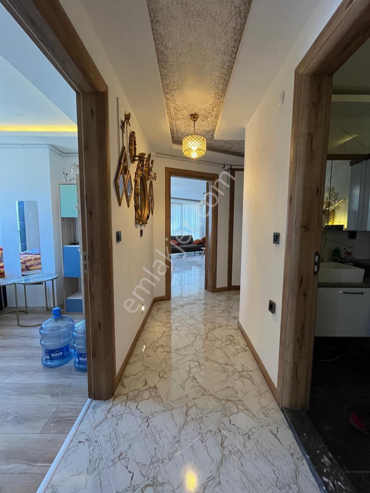 Kuşadası Değirmendere Mevkiinde Konforlu Elit Sitede Havuzlu 2+1 - Görsel 17