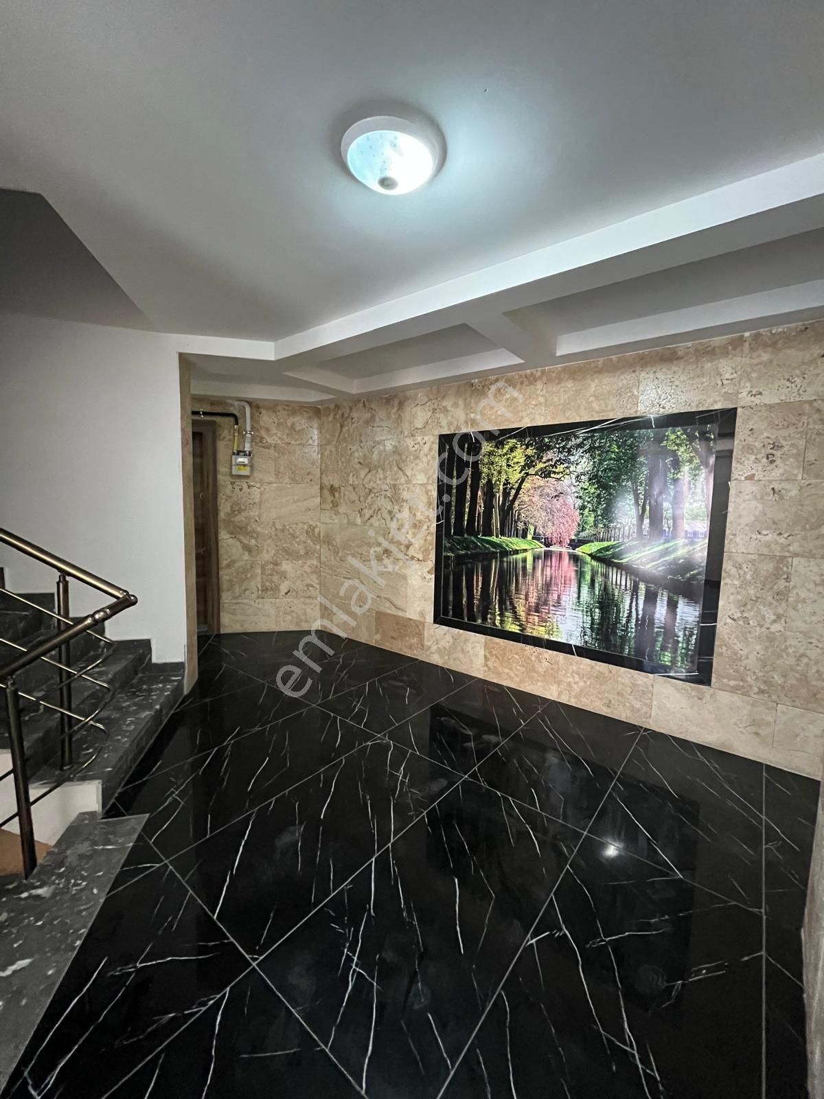 Kuşadası Değirmendere Mevkiinde Konforlu Elit Sitede Havuzlu 2+1 - Görsel 21