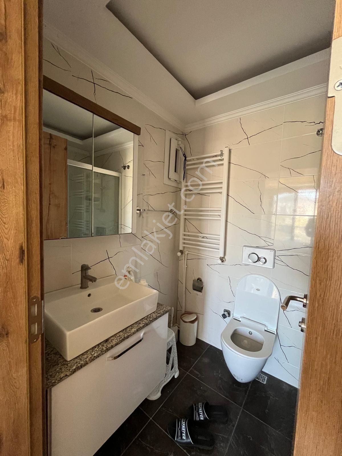 Kuşadası Değirmendere Mevkiinde Konforlu Elit Sitede Havuzlu 2+1 - Görsel 18