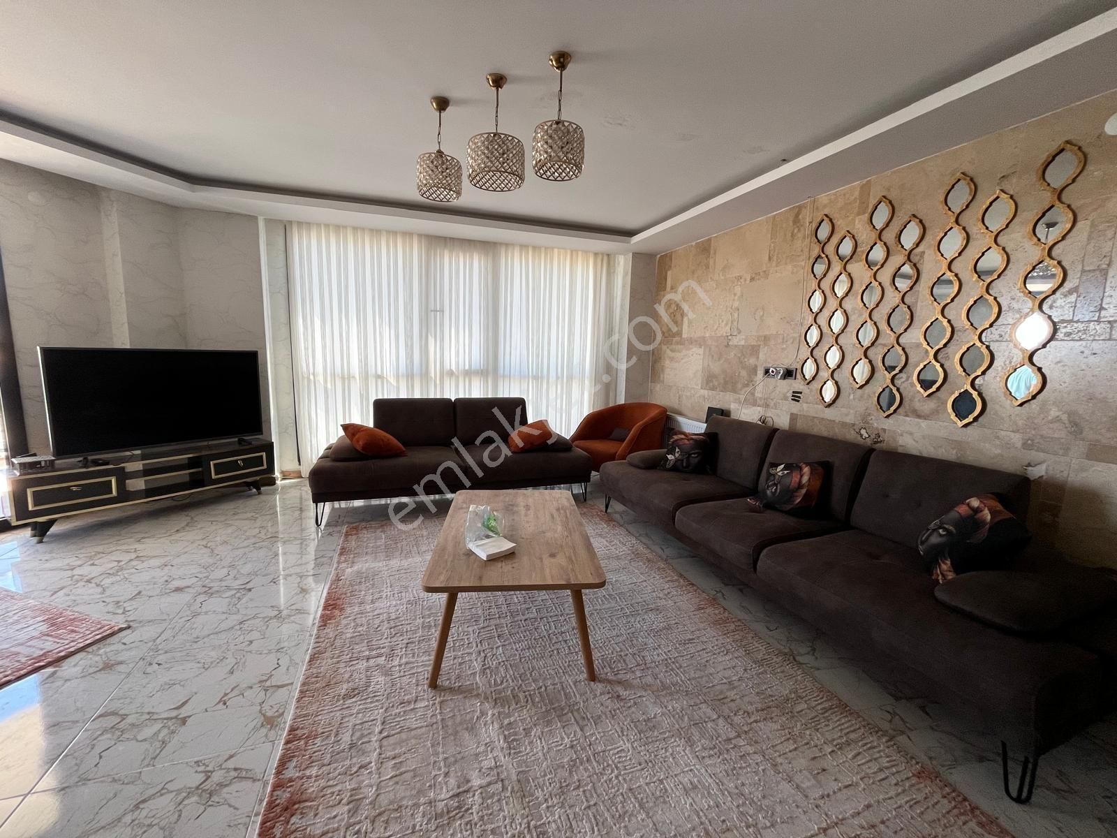 Kuşadası Değirmendere Mevkiinde Konforlu Elit Sitede Havuzlu 2+1 - Görsel 10