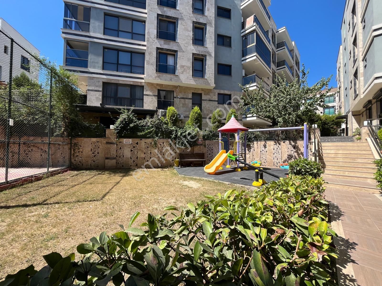 Kuşadası Değirmendere Mevkiinde Konforlu Elit Sitede Havuzlu 2+1 - Görsel 20