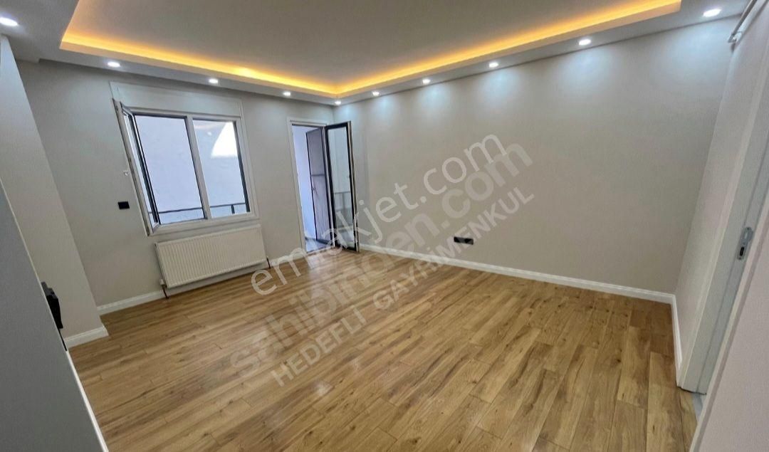 Bostancı Marmaraya Yakın, Ayrı Mutfaklı, Otoparklı, Balkonlu 2+1 - Görsel 11