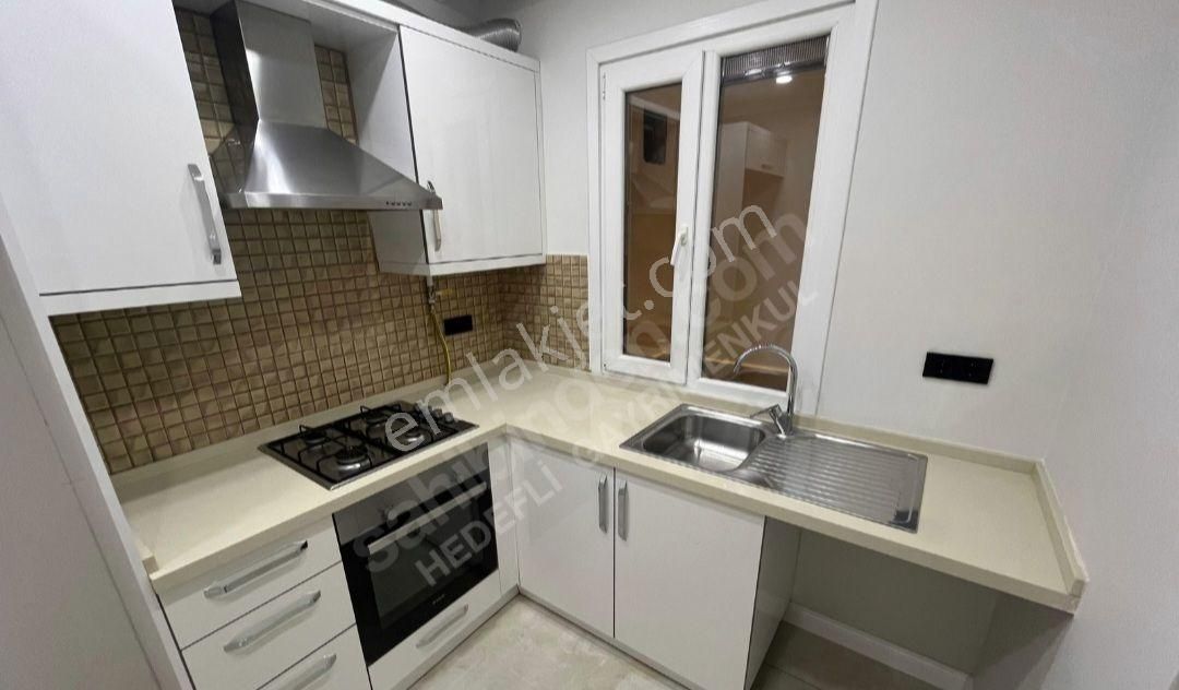 Bostancı Marmaraya Yakın, Ayrı Mutfaklı, Otoparklı, Balkonlu 2+1 - Görsel 8