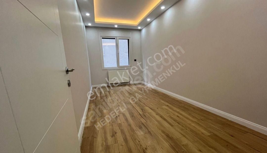 Bostancı Marmaraya Yakın, Ayrı Mutfaklı, Otoparklı, Balkonlu 2+1 - Görsel 15