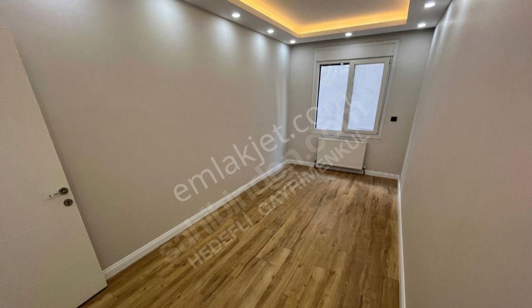 Bostancı Marmaraya Yakın, Ayrı Mutfaklı, Otoparklı, Balkonlu 2+1 - Görsel 18