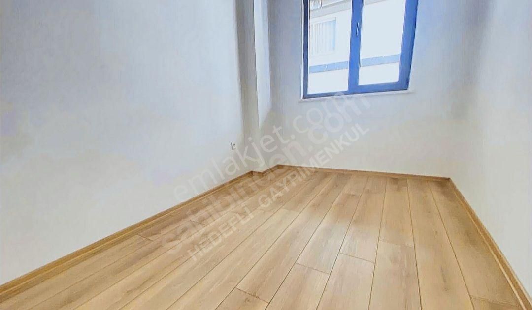 Bostancı'ya Komşu Marmaray Metroya Yakın Sıfır 1.kat Konumlu 2+1 - Görsel 23