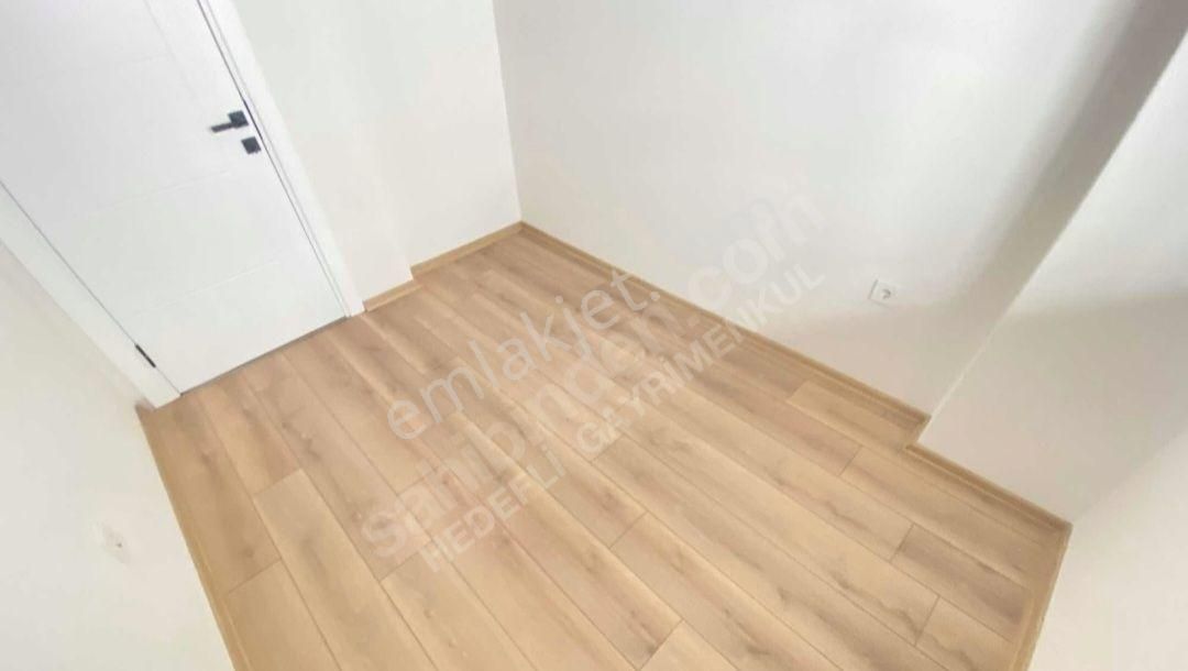 Bostancı'ya Komşu Marmaray Metroya Yakın Sıfır 1.kat Konumlu 2+1 - Görsel 5