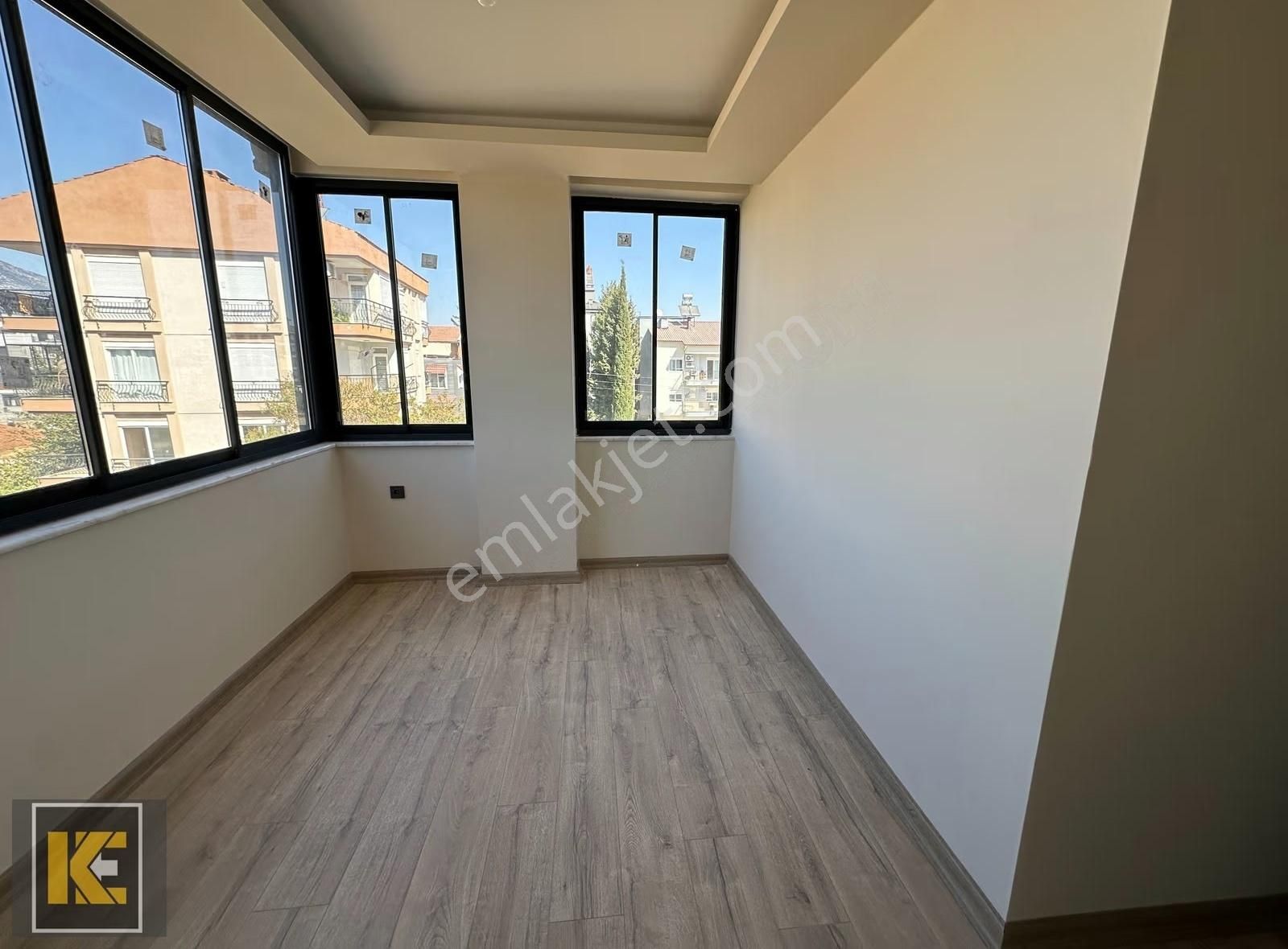 Kaan'dan...bahçeyaka'da 2+1 2. Kat'da Ayrı Mutfak Lüks Daire... - Görsel 8