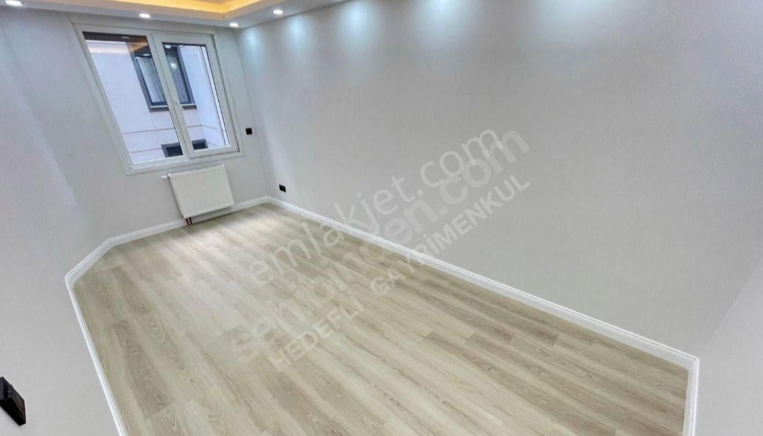 Kuğu Pastanesi Yukarısı 6 Yıllık İskanlı Otoparklı Balkonlu 2+1! - Görsel 9