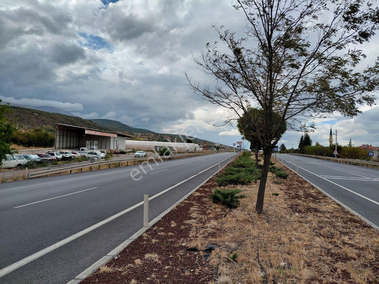 Bizim Emlaktan Saray 8.366 M² Köşe Parsel Elektrik Su İnanılmaz Fırsat !!! - Görsel 6