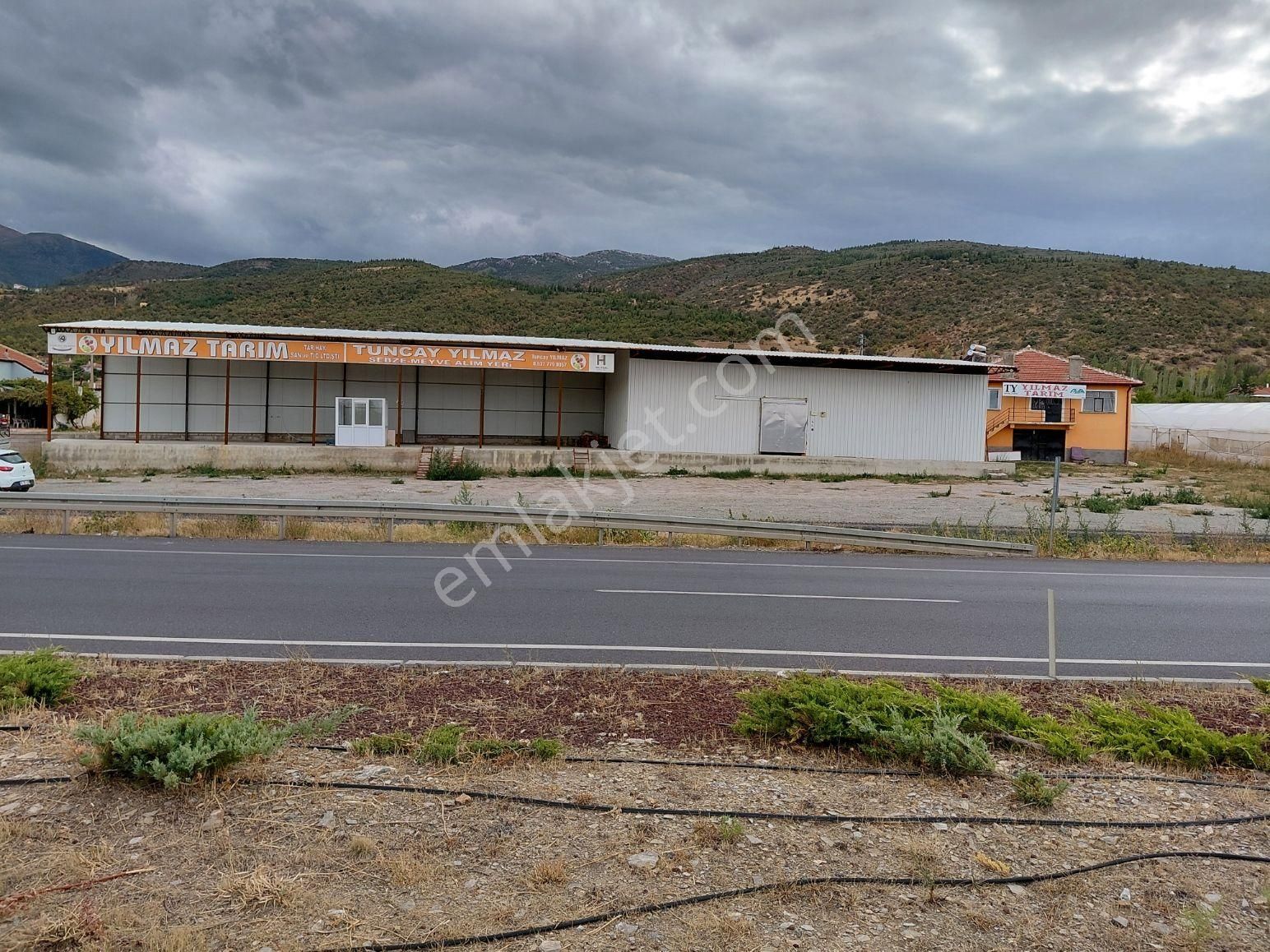 Bizim Emlaktan Saray 8.366 M² Köşe Parsel Elektrik Su İnanılmaz Fırsat !!!