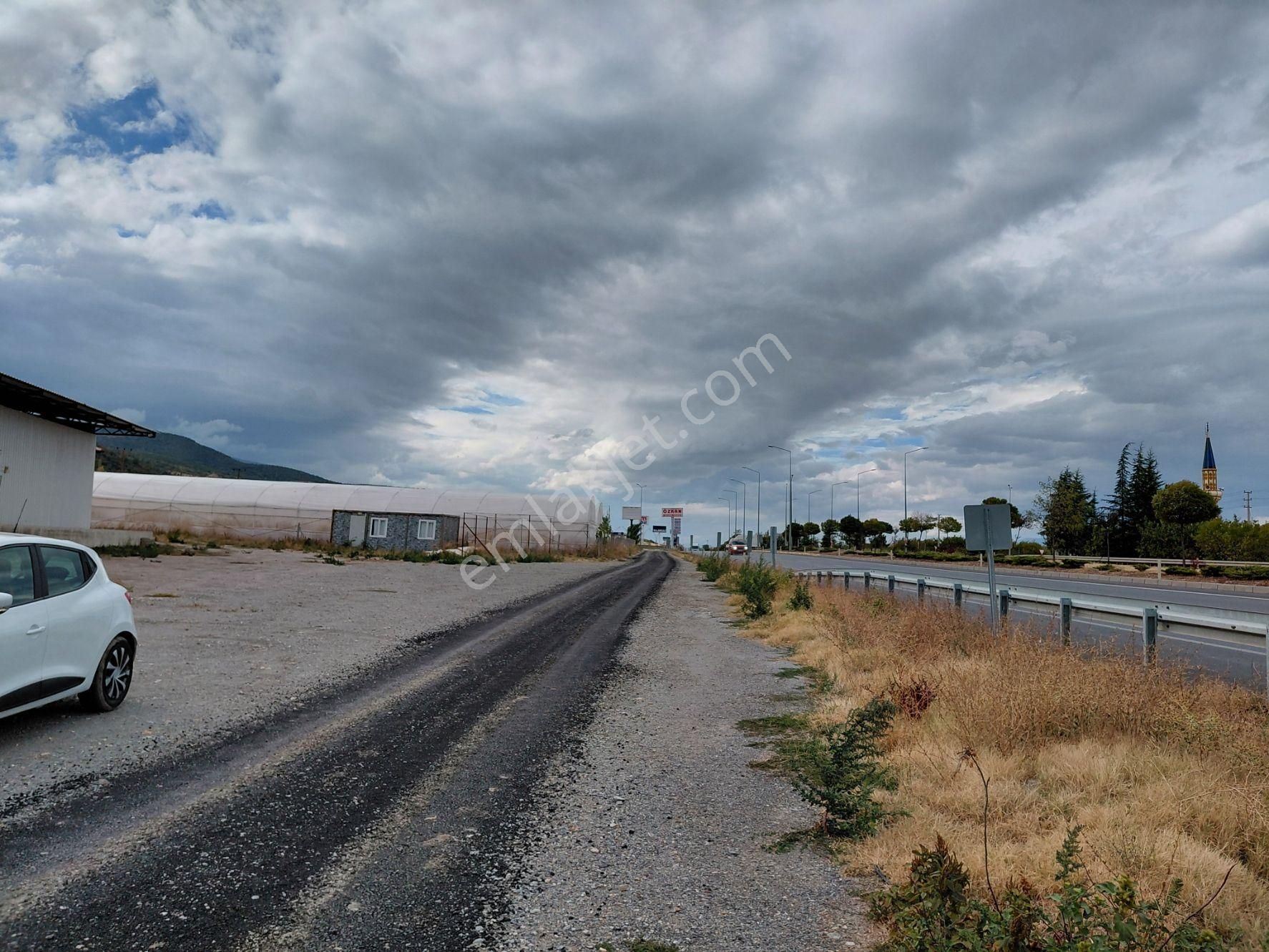 Bizim Emlaktan Saray 8.366 M² Köşe Parsel Elektrik Su İnanılmaz Fırsat !!! - Görsel 2