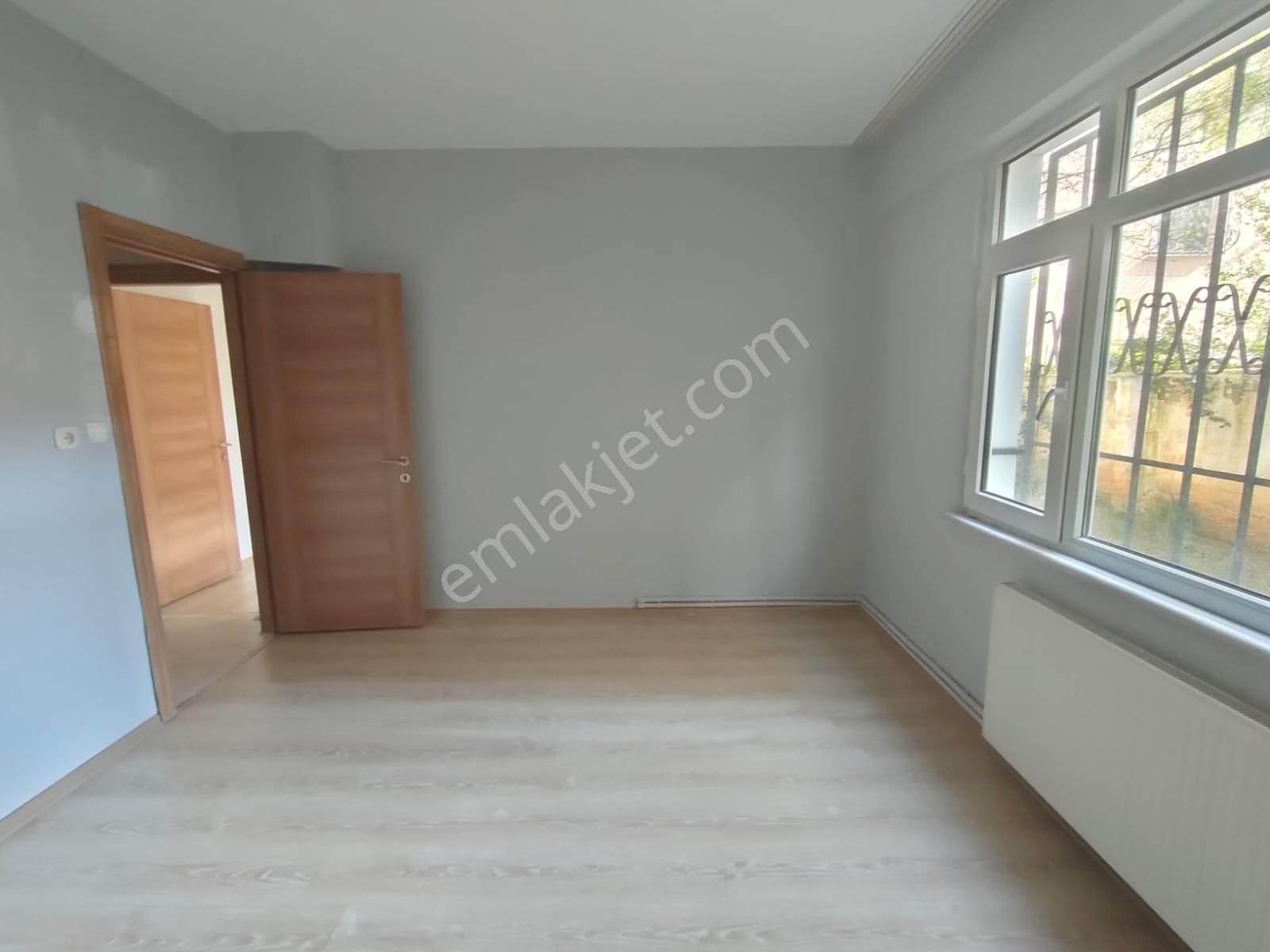Sarıyer Tarabya Geniş Bahçeli Daire ,merkezi Ve Nezih Sokak - Görsel 9