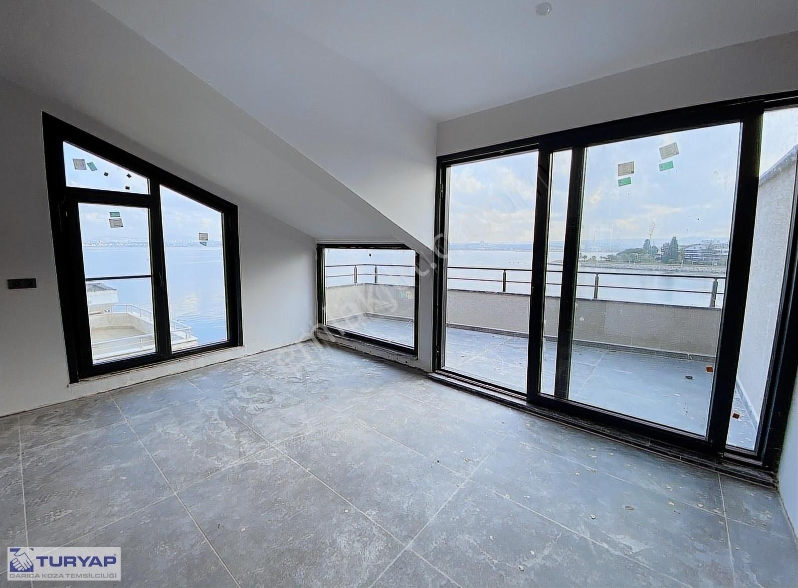 Turyap Koza'dan Bayramoğmlu Ada İçinde Satılık Yalı Dubleks - Görsel 13